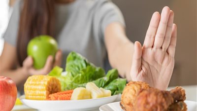 أطعمة تجنبيها بعد سن الأربعين.. خريطة طريق لترميم صحتك وحمايتها