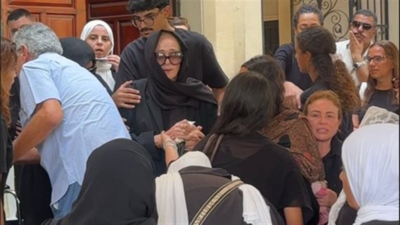 نجلاء فتحي في جنازة