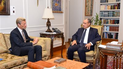 بدر عبد العاطي يبحث مع القائم بأعمال مدير برنامج الأغذية العالمي تعزيز الأمن الغذائي ودعم غزة والسودان