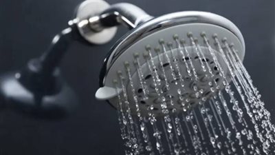 مستخدمو تيك توك يتركون الاستحمام لزيادة الجاذبية