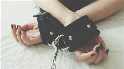 زوجي سادي وعنيف في الفراش.. هل يمكنني تغييره؟
