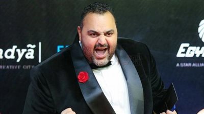 شيكو يثير الجدل بسبب موقف عفوي مع طفل في افتتاح مهرجان إيزيس