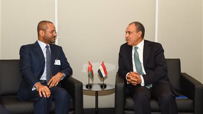 بدر عبد العاطي يبحث مع وزير خارجية عُمان تطورات البحر الأحمر وباب المندب وأزمة إيران