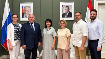 مدير المراكز الثقافية الروسية يستقبل وفد جامعة أوليانوفسك لبحث التعاون الأكاديمي والثقافي وإطلاق مهرجان «نحن معًا»
