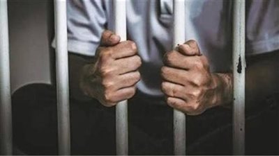 بسبب دعوى خلع.. عاطل يمثل جريمته بقتل زوجته في عين شمس 