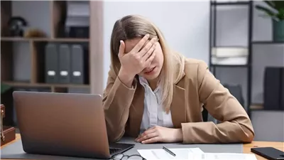 هل تعانين من الكسل أم الاحتراق النفسي؟ 6 إشارات تساعدك على التمييز