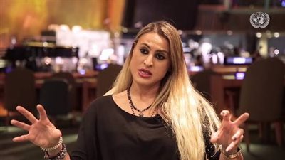 دانا الفردان | مُغنية وكاتبة أغاني قطرية بارعة