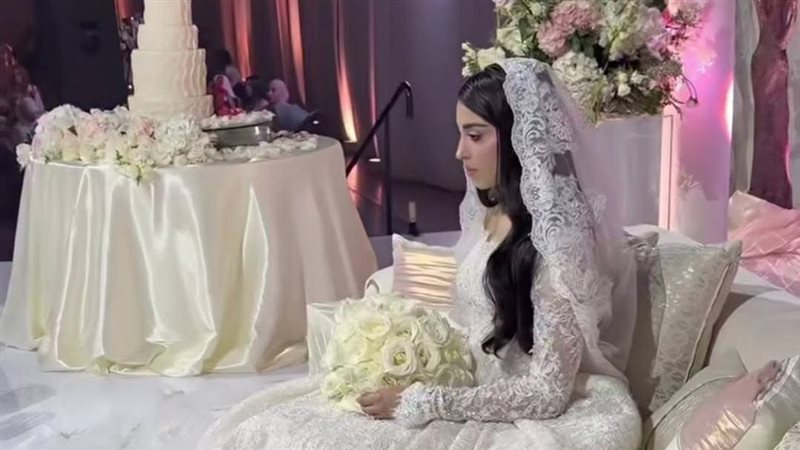 عروس وحيدة في ليلة العمر 