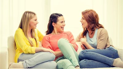 فتيات يتساءلن «ليزر ولا سويت للبكيني».. وأخريات: « له أضرار»