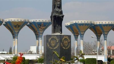 «طلبها للحرام».. أستاذ جامعي غلبته الشهوة.. وخبراء:«اضطرابات هرمونية»