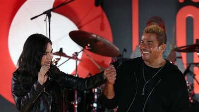 اكتشف موهبتها تركي آل الشيخ.. أول تعليق من عمرو دياب بشأن «وفاء»