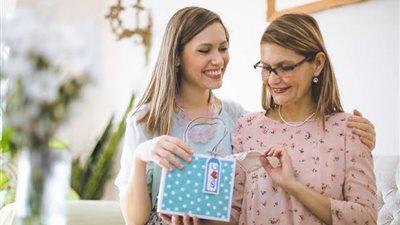 في عيد الأم 2021 .. حسب ميزانيتك اختاري هدية ست الحبايب 