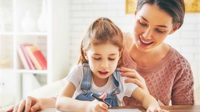 عزلهم أثناء النوم الأهم.. روشتة توعية الأطفال لحمايتهم من التحرش.. فيديو