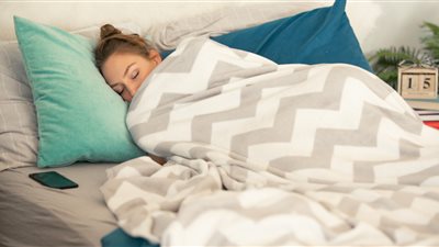 في اليوم العالمي للنوم.. لن تصدقي مخاطر عدم الذهاب للسرير كل يوم