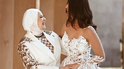 لأم العروسة.. كيف تختارين الفستان المناسب يوم الزفاف