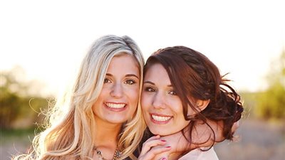 الدلو والبنت الجوزاء.. تفاهم ومحبة وراحة و«لا للغيرة»