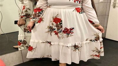 «الفساتين المنقوشة».. أبرز صيحات موضة صيف 2021