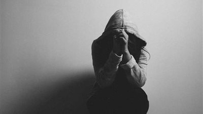 5 سلبيات تجعل حياتك مليئة بالشقاء.. تعرفي عليها.. فيديو