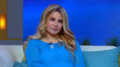 شيرين درديري تكشف أخطر دوافع الزواج المبكر في مصر.. فيديو