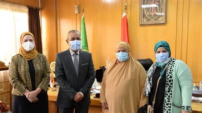 قصة كفاح في محو الأمية.. فاطمة هريش بعد منحها وسام الكمال: «مشوفناش عيشة حلوة إلا في عهد السيسي»