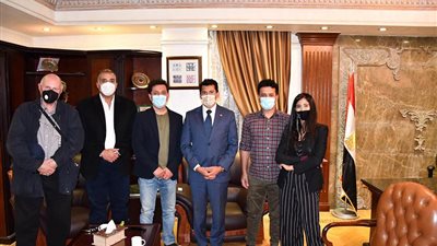 وزير الشباب يناقش إعداد 100 ألف رائد أعمال ضمن مشروع رواد مصر