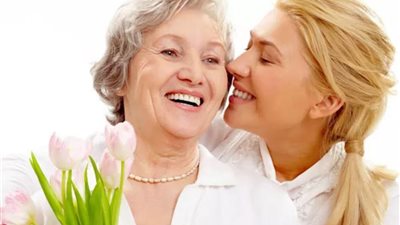 بمناسبة عيد الأم.. نصائح تساعدك على كسب قلب حماتك في الخطوبة