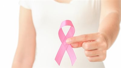 أستاذ جراحة: تأثر النساء بالحياة الغربية وراء إصابتها بـ«سرطان الثدي»