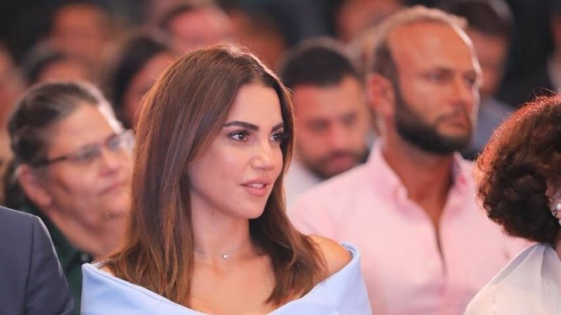 الفنانة درة