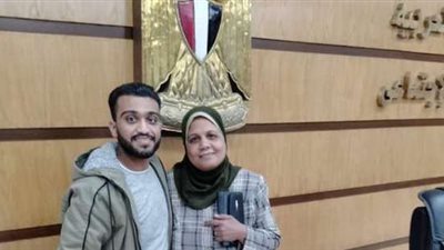 الأم المثالية في أسيوط: ربيت عيالي بشغلتين في اليوم.. خاص