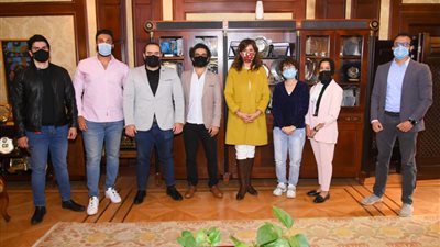 «مكرم» تُشيد بدور الشباب في نشر الثقافة المصرية بالخارج 