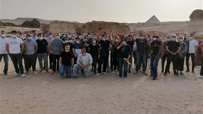 طاقم حاملة المروحيات الفرنسية 