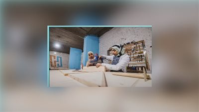طالبة مصرية تزاحم الرجال في صناعة الأثاث وتكشف خططها المستقبلية.. فيديو