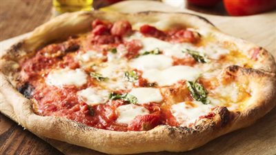 البيتزا الإيطالية ستصبح لديك في المنزل.. وهذه أبسط الطرق لإعدادها