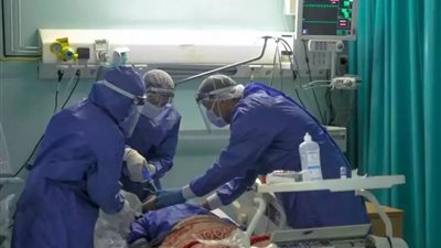 أستاذ فيروسات: كورونا المتحور انتشر بسرعة أربعة أضعاف الأصلي.. فيديو