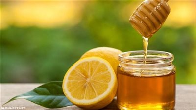 أبرزها مواجهة البثور.. فوائد ماسك العسل بالليمون للبشرة الدهنية