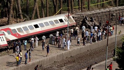 ارتفاع أعداد ضحايا تصادم قطارين بسوهاج.. وإرسال فريق طبى من القاهرة