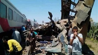 الرئيس السيسي يكلف بتشكيل لجنة للتحقيق في حادث تصادم قطاري سوهاج