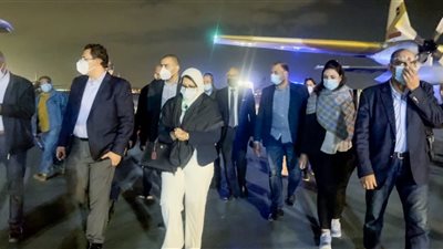 بحضور وزيرة الصحة.. تفاصيل نقل 3 مصابين في حادث تصادم قطاري سوهاج للعلاج بالقاهرة