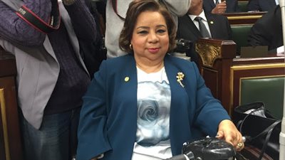 هبة هجرس: تغليظ العقوبة بالقانون أداة ردع لمرتكبي الختان.. والتوعية الحل