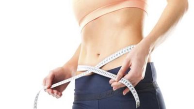 أسهل طريقة تخسيس الكرش عند البنات.. «اشربي مياه وارقصي» 