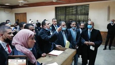 دفاع متحرش المعادي يطالب بإيداعه تحت الملاحظة الطبية.. وانهيار والدة الطفلة