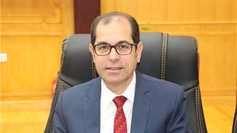الدكتور يوسف عامر،