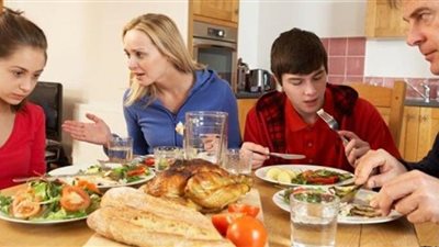 طبيب تغذية يكشف أسباب الشهية المفرطة لدى النساء