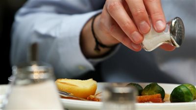 «افتكرته حبة البركة».. حكاية ميرفت وطفليها المأساوية في التبين 