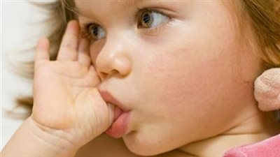 للأمهات.. 7 نصائح لعلاج عادة مص الأصابع لدى طفلك