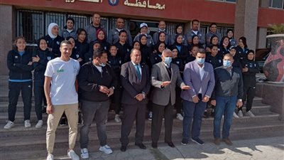 محافظ السويس يُكرم فريق كرة القدم النسائي بنادي المنتخب لصعوده للدوري (صور)