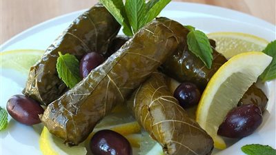 استعدادًا لرمضان.. تعرفي على طريقة تخزين ورق العنب