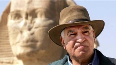 زاهي حواس مهاجمًا مسلسل الملك: فاشل.. (فيديو)