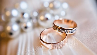 تفسير حُلم الخطوبة في المنام للعزباء