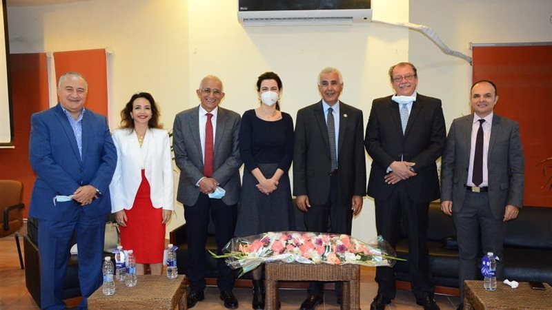 وحدة طب الأم والجنين